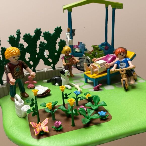 Playmobil Family Fun  Backyard Scene Garden, Flowers, Twin Bike, Scooter, Kids - Picture 3 of 3